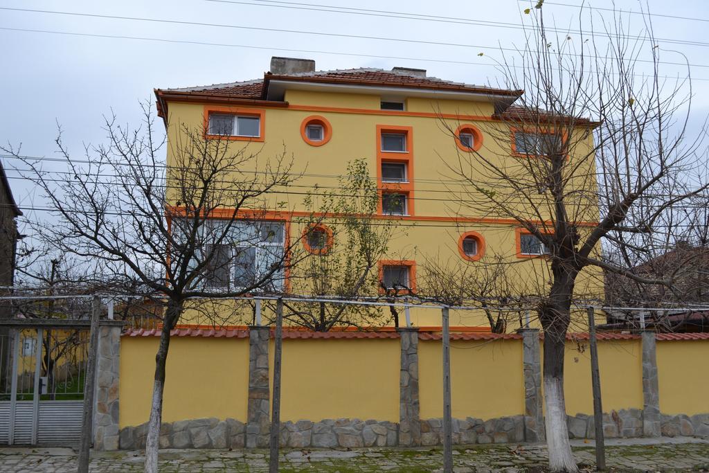 Marinovata Kashta Guest House Veliki Preslav Esterno foto