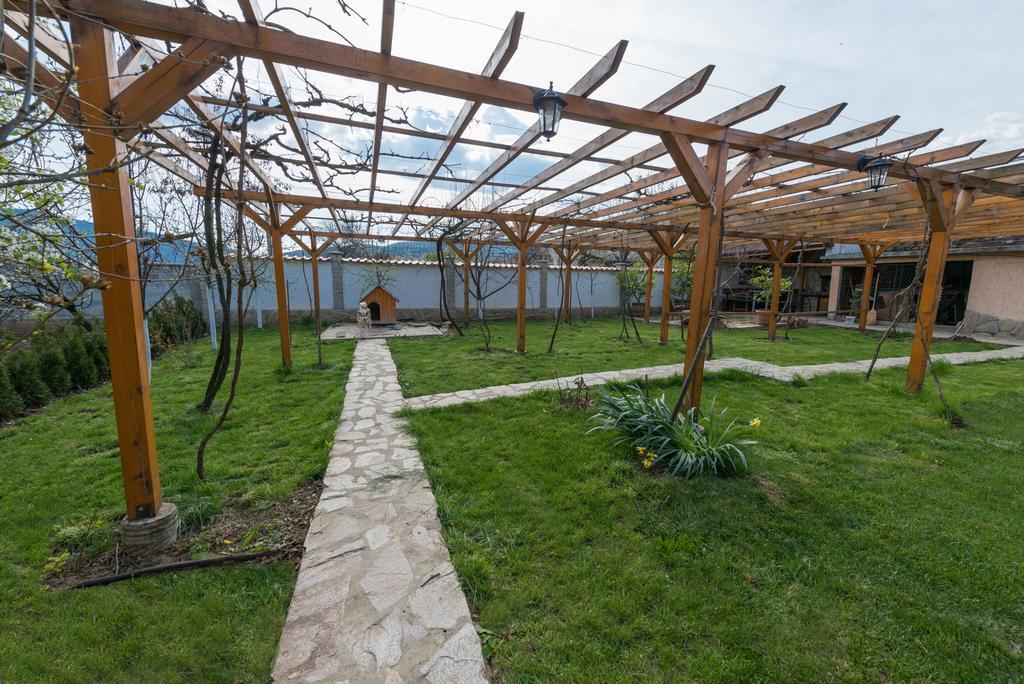 Marinovata Kashta Guest House Veliki Preslav Esterno foto