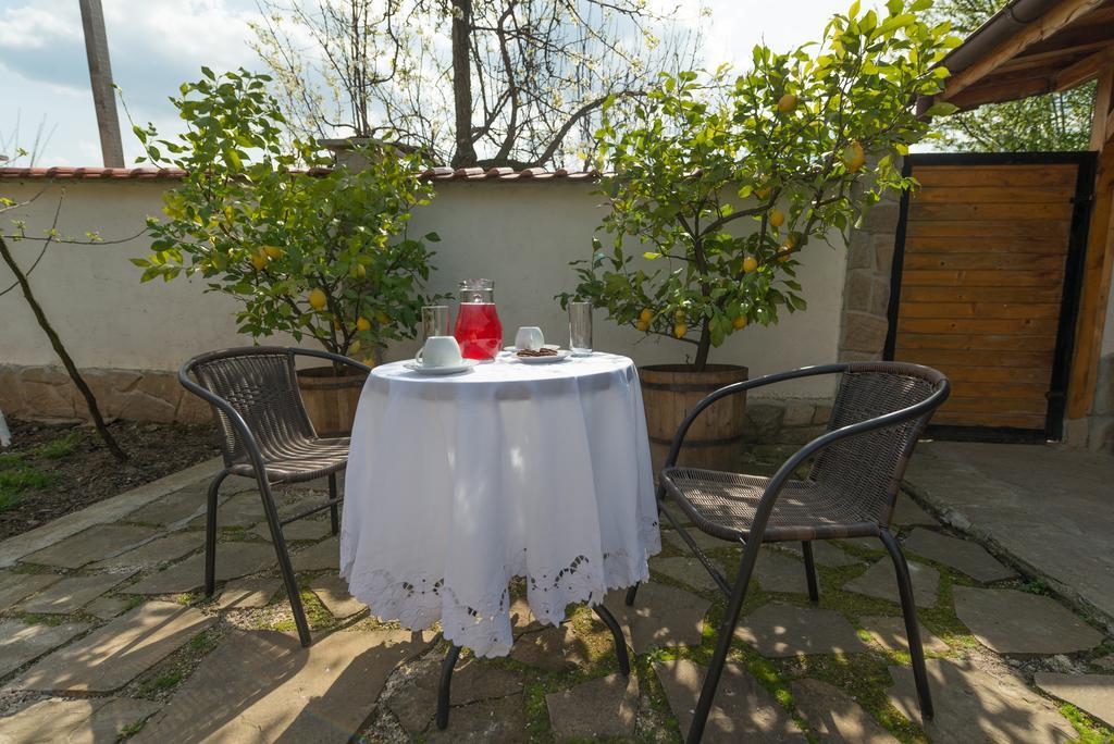 Marinovata Kashta Guest House Veliki Preslav Esterno foto