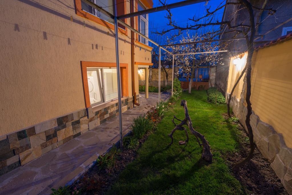 Marinovata Kashta Guest House Veliki Preslav Esterno foto