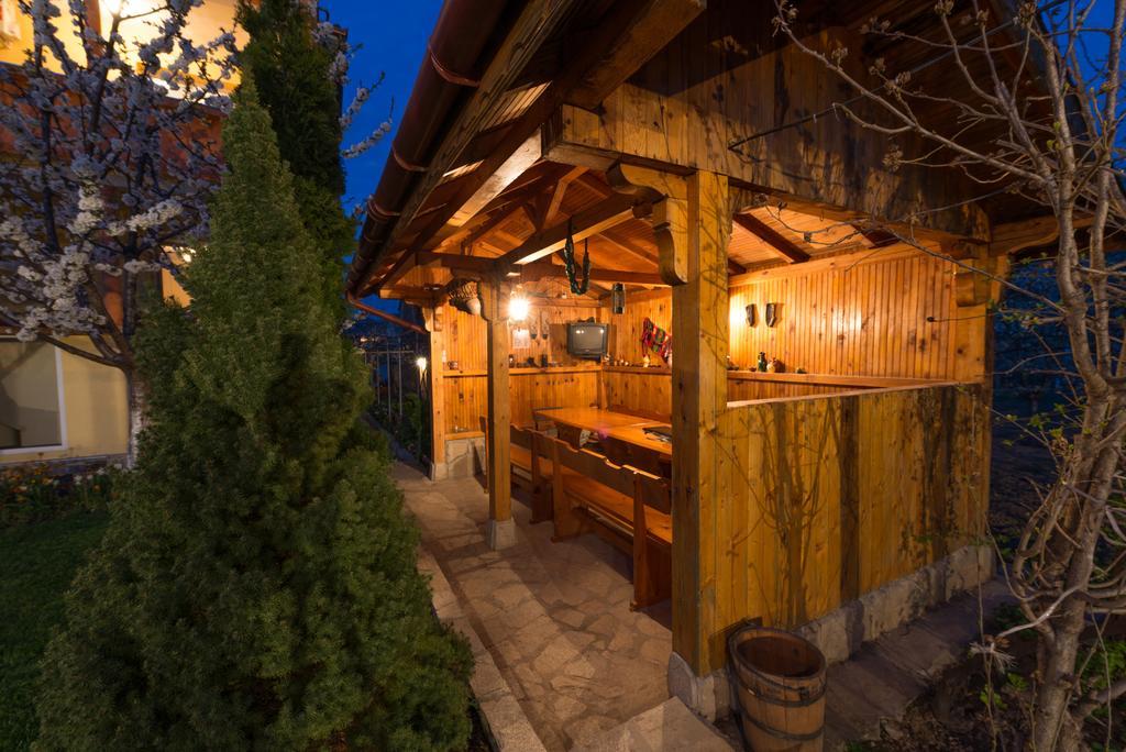 Marinovata Kashta Guest House Veliki Preslav Esterno foto
