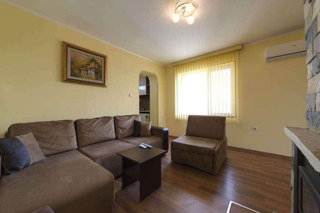 Marinovata Kashta Guest House Veliki Preslav Esterno foto
