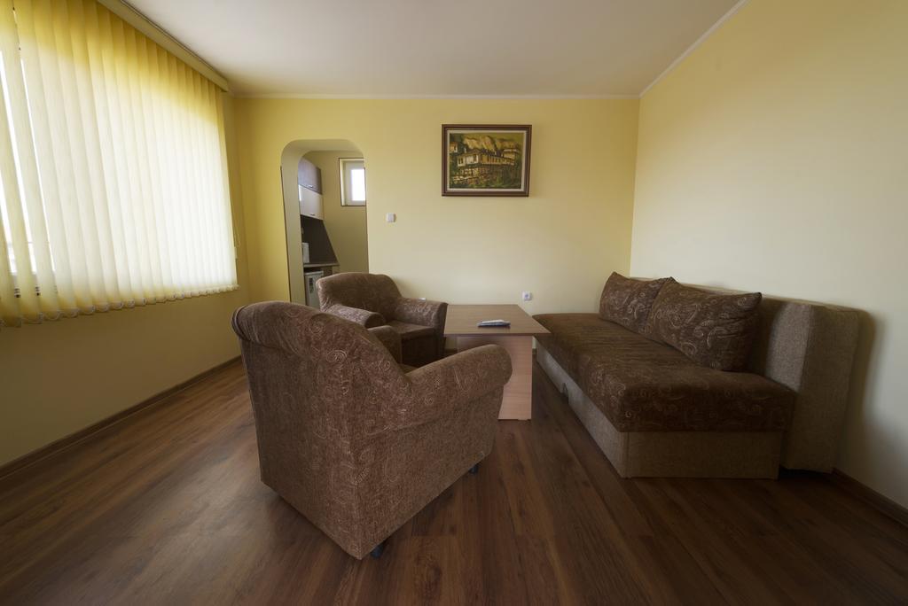 Marinovata Kashta Guest House Veliki Preslav Esterno foto